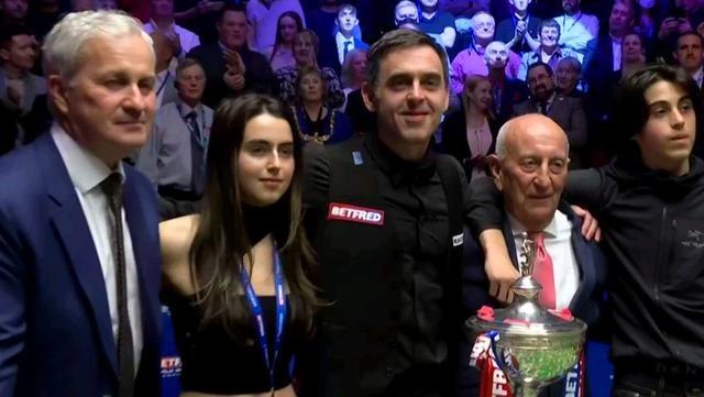 性愈发彰显 性愈发彰显